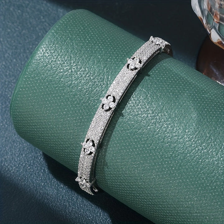 Elegant Floral Design Zirconia Inlaid Gold Plated Bracelet