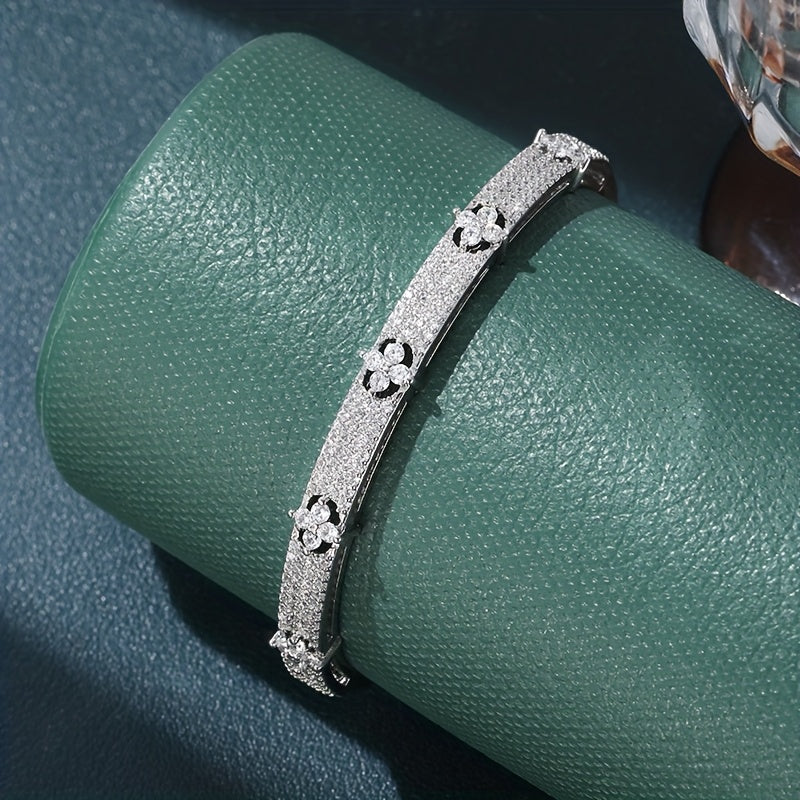 Elegant Floral Design Zirconia Inlaid Gold Plated Bracelet