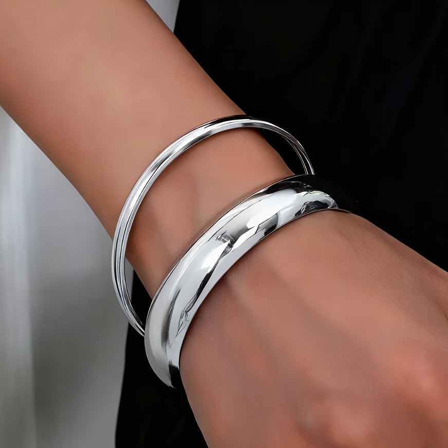 Classic Minimalist Style Polished Bangle Bracelet